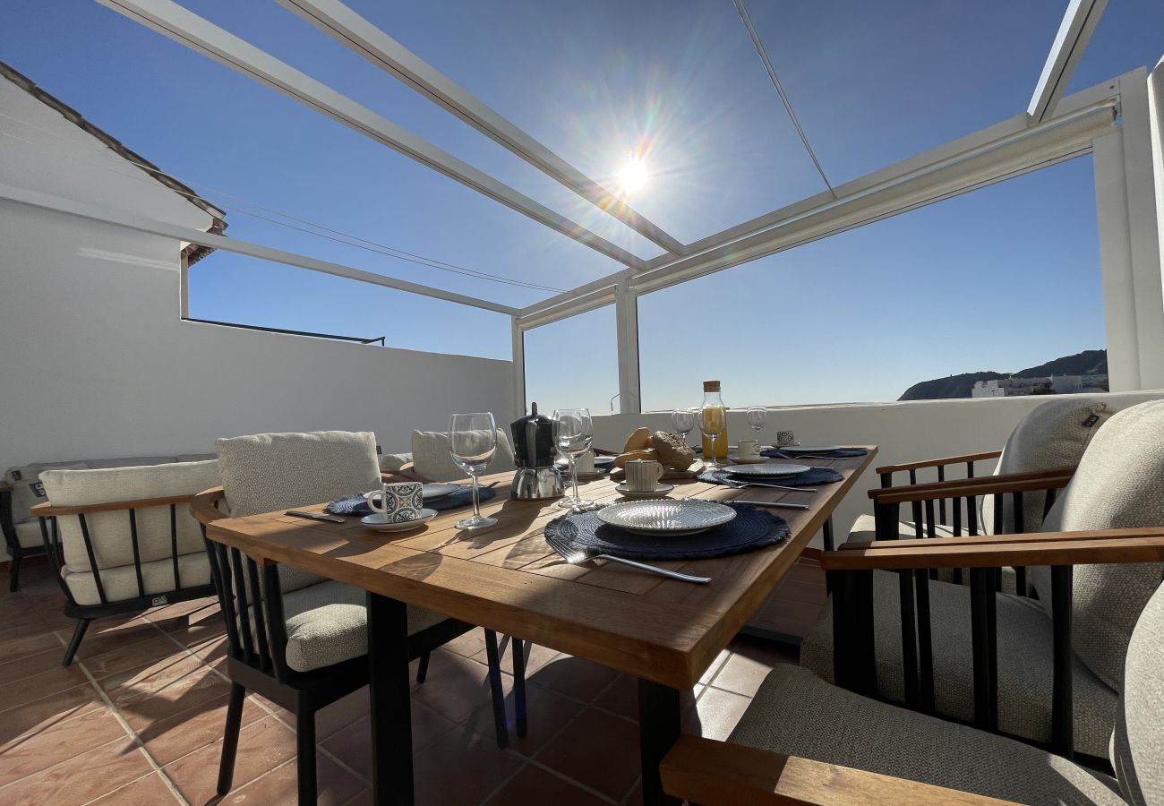 House in La Herradura - Stunning 3 bedroom house with communal pool and views