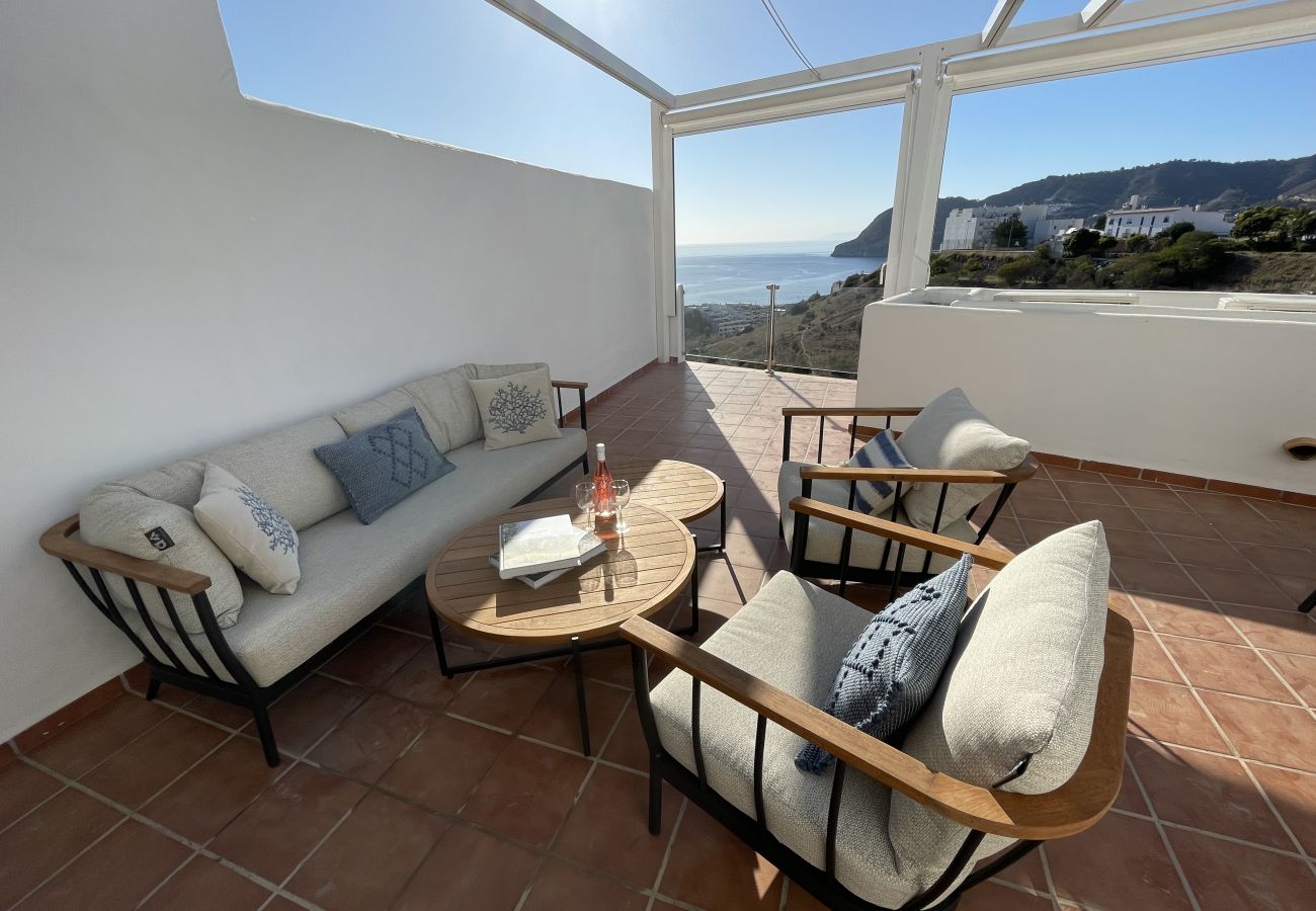 House in La Herradura - Stunning 3 bedroom house with communal pool and views