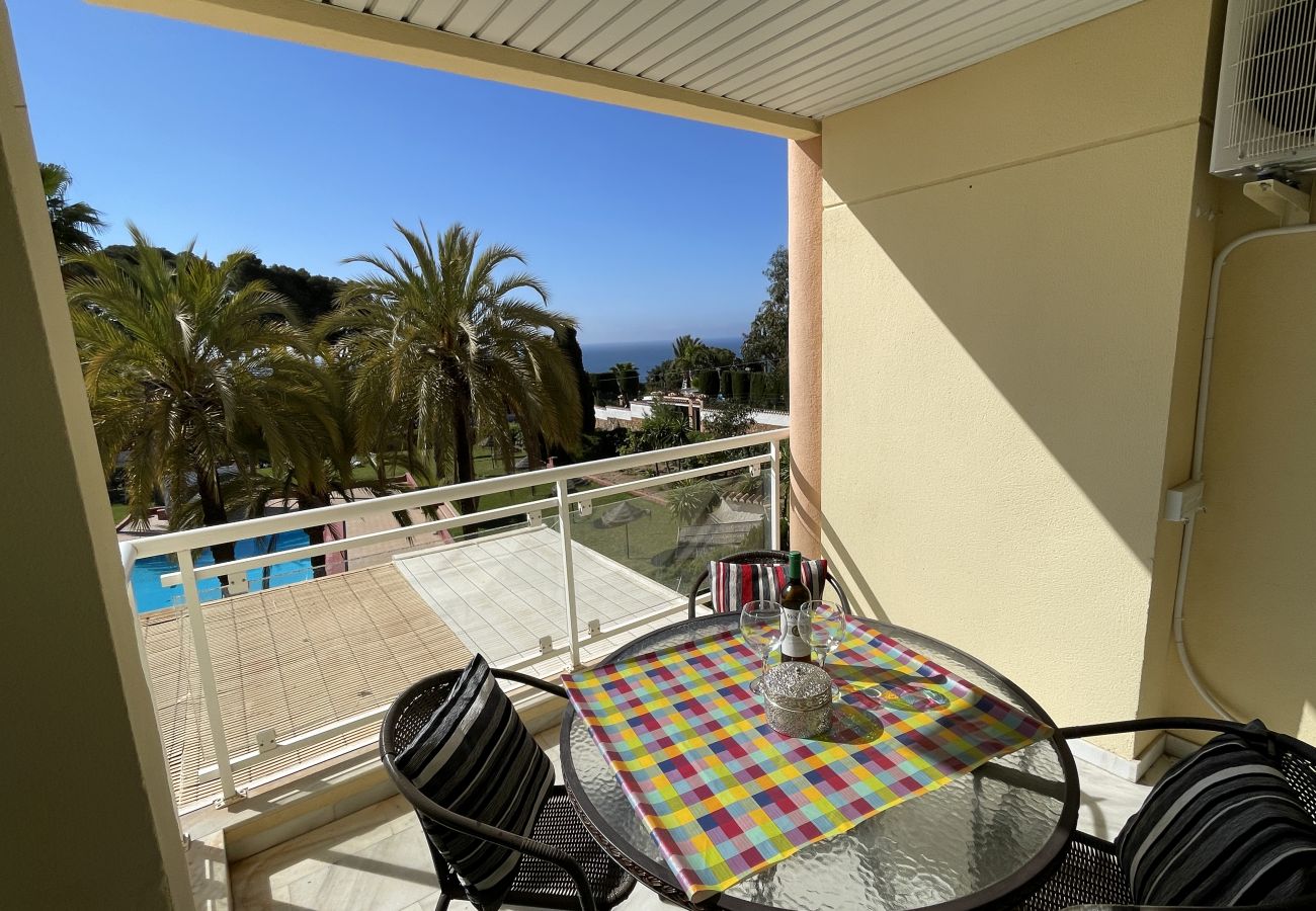 Apartment in La Herradura - South facing apartment, 7 mins walk from beach