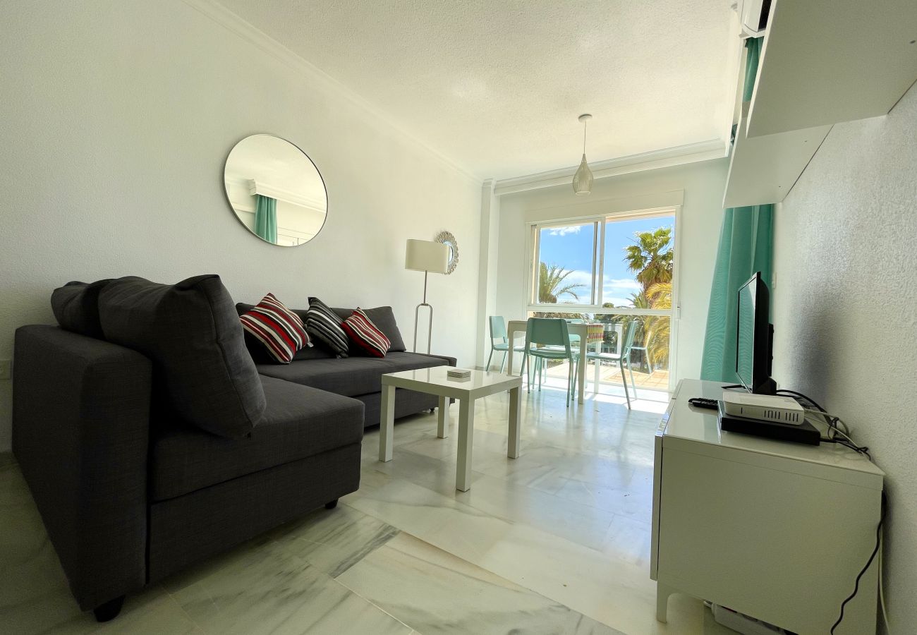Apartment in La Herradura - South facing apartment, 7 mins walk from beach