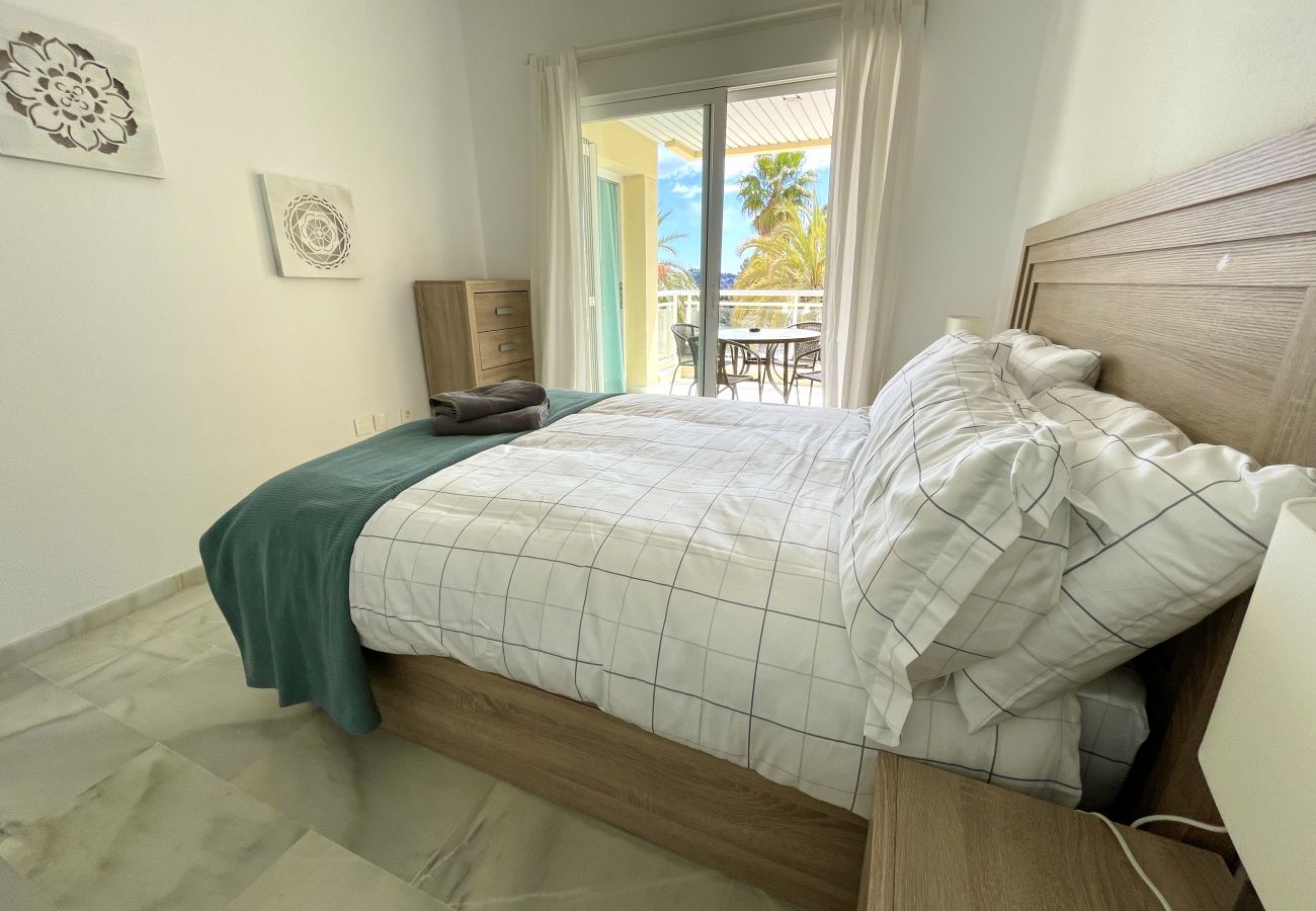 Apartment in La Herradura - South facing apartment, 7 mins walk from beach