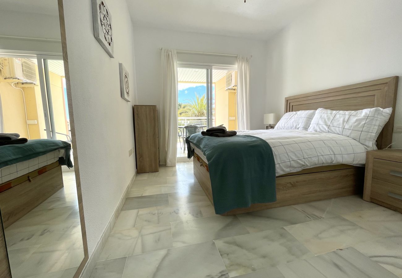 Apartment in La Herradura - South facing apartment, 7 mins walk from beach