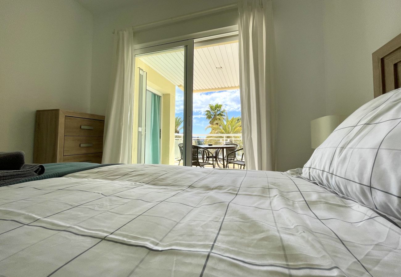 Apartment in La Herradura - South facing apartment, 7 mins walk from beach