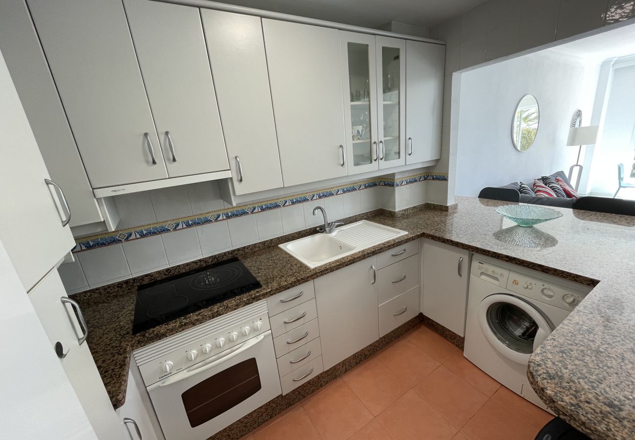 Apartment in La Herradura - South facing apartment, 7 mins walk from beach