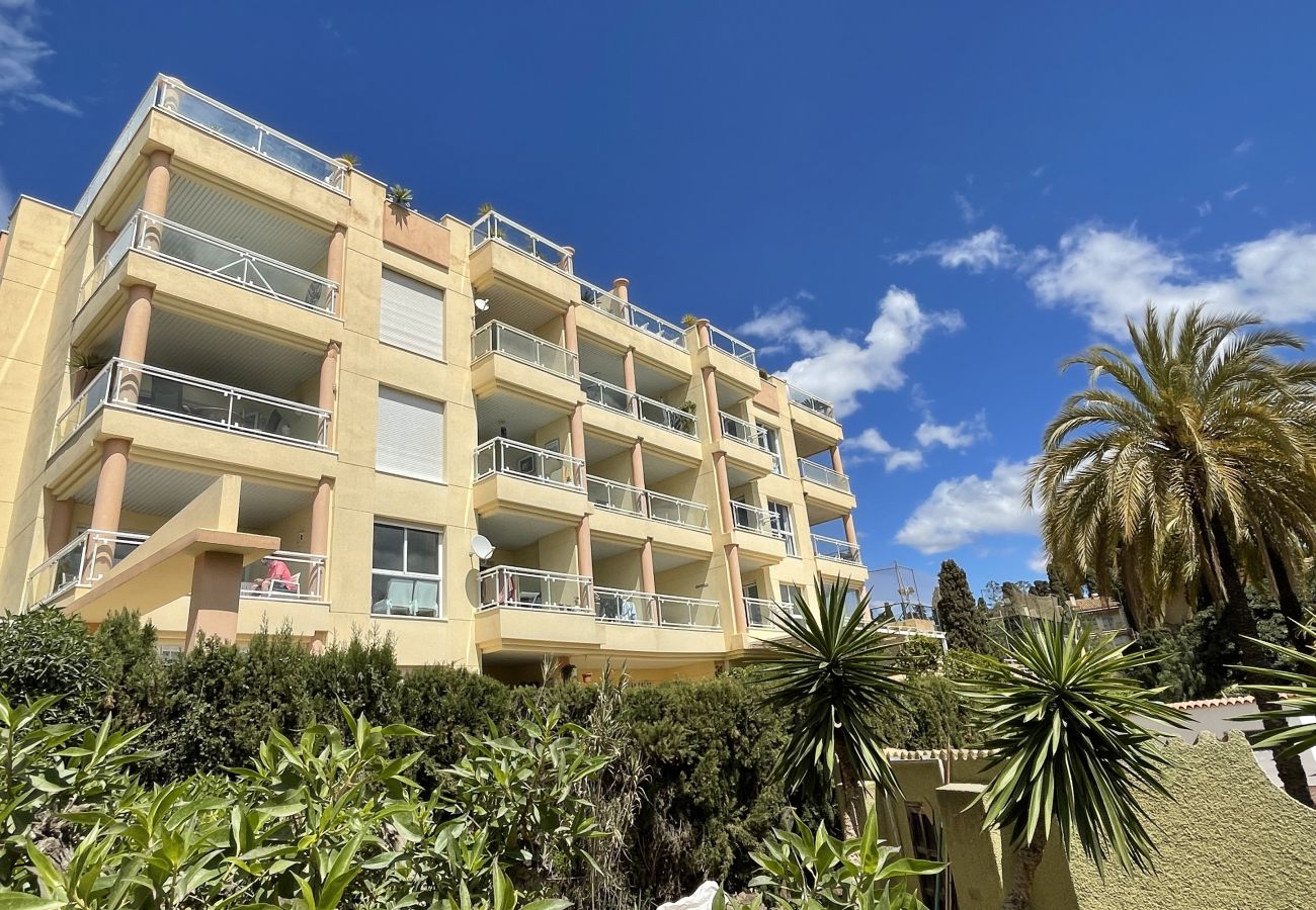 Apartment in La Herradura - South facing apartment, 7 mins walk from beach