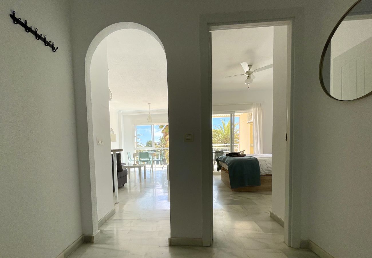 Apartment in La Herradura - South facing apartment, 7 mins walk from beach
