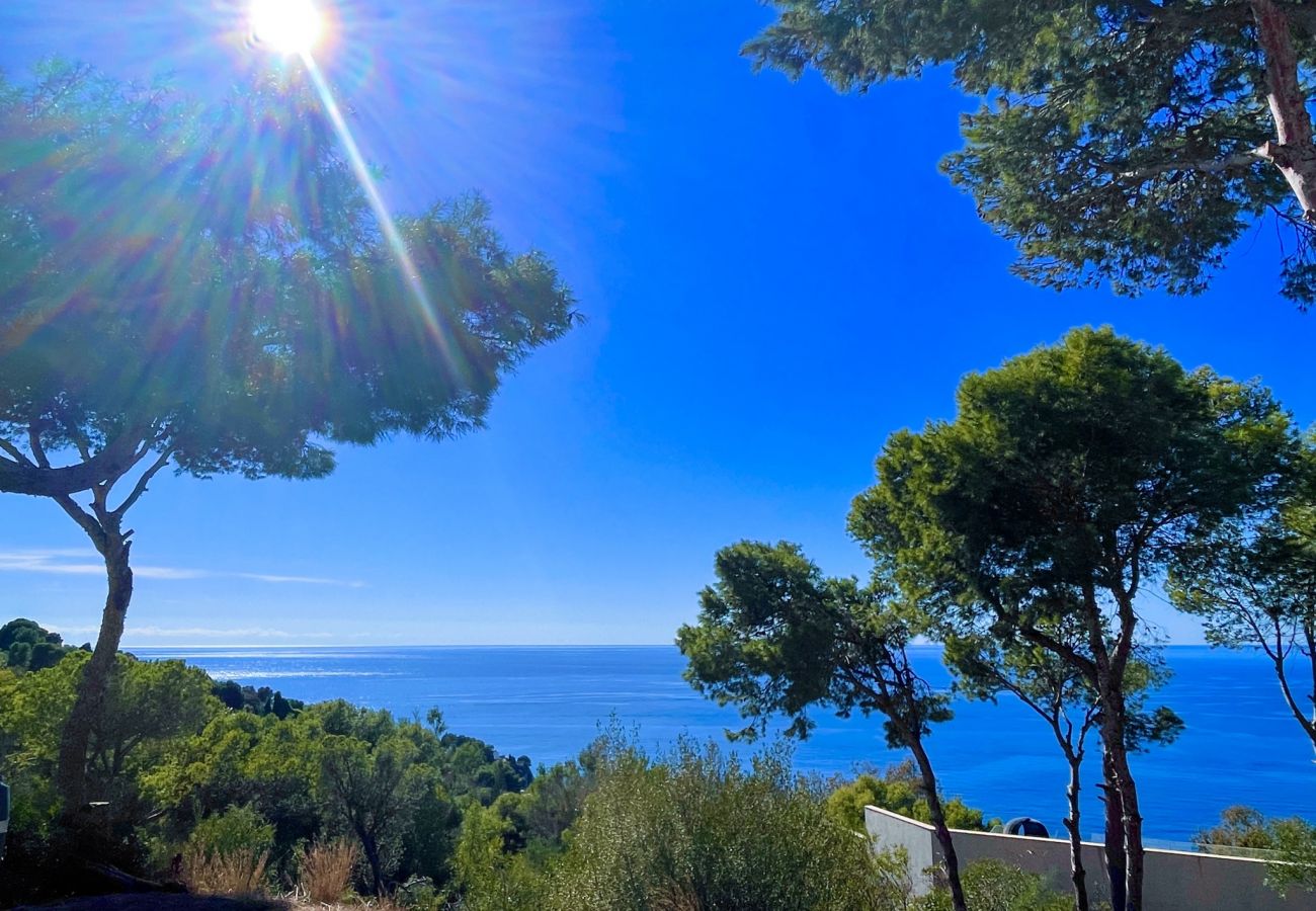 Apartment in La Herradura - South facing apartment, 7 mins walk from beach