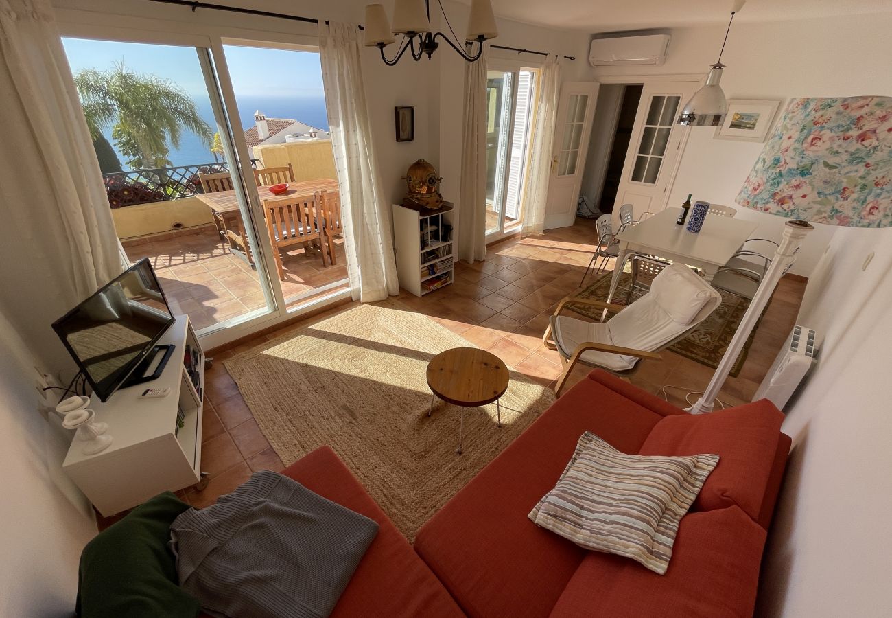 House in La Herradura - Lovely three bedroom house with communal pool and views