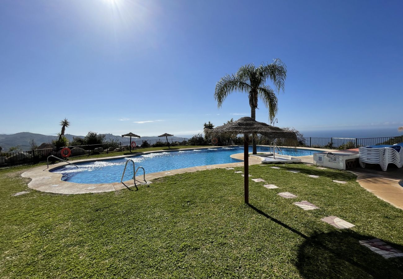 House in La Herradura - Lovely three bedroom house with communal pool and views