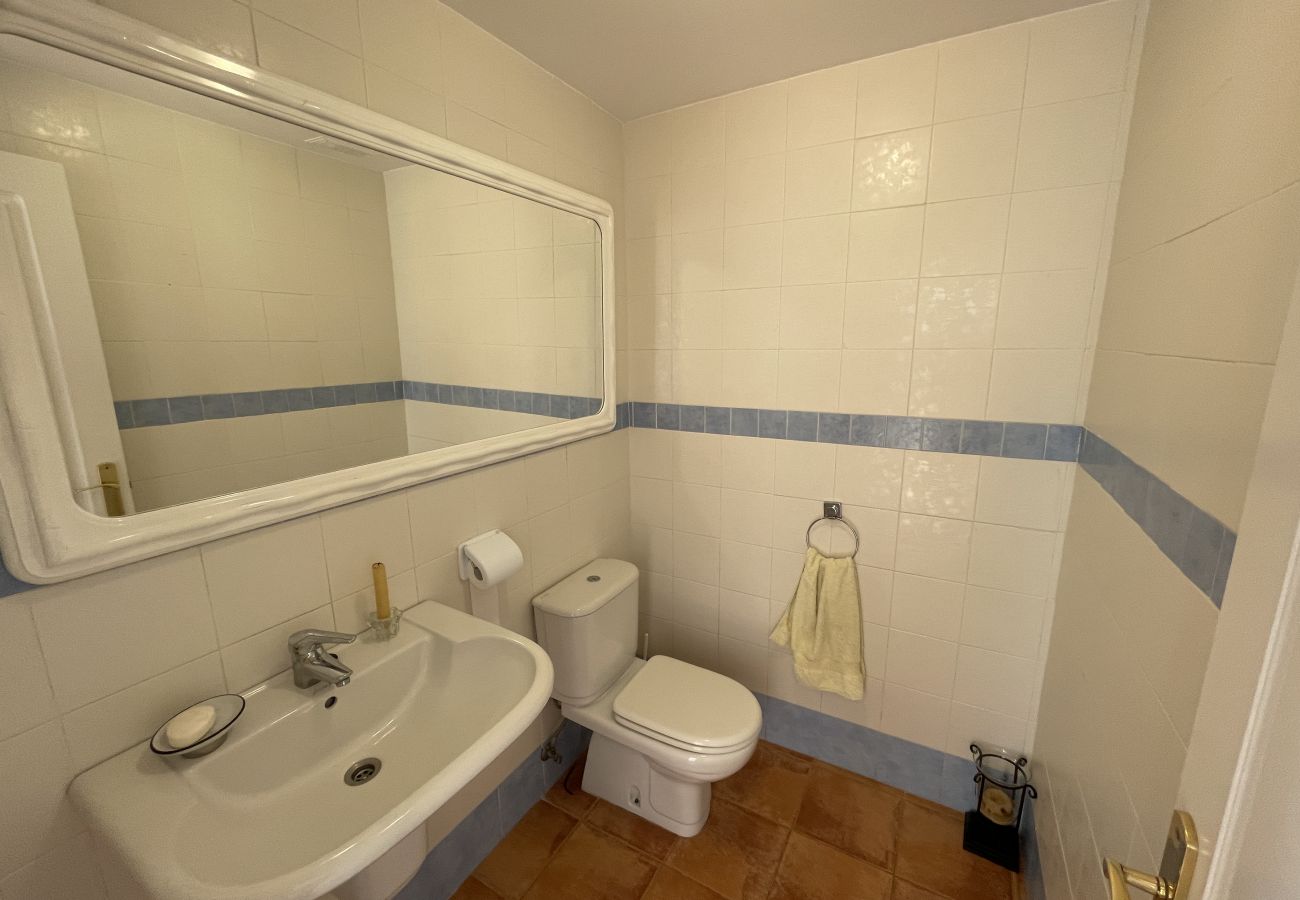 House in La Herradura - Lovely three bedroom house with communal pool and views
