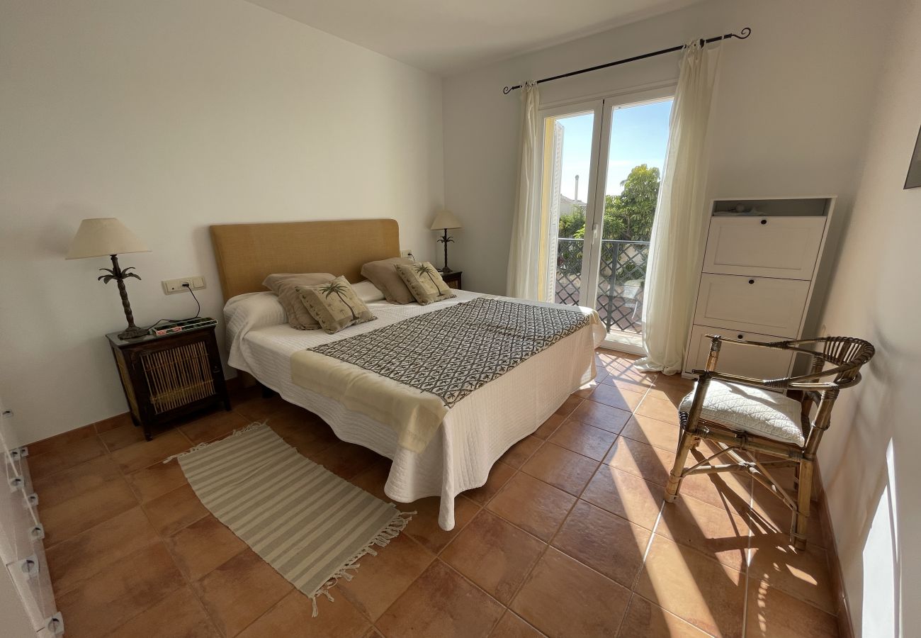 House in La Herradura - Lovely three bedroom house with communal pool and views