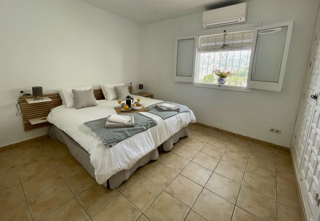Villa in La Herradura - Fab 4 bed villa in the heart of the village Villa in La Herradura - Fab 4 bed villa in the heart of the village
