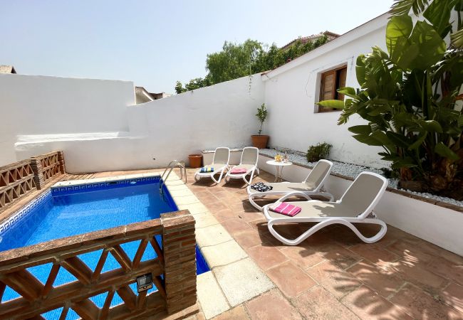 Villa in La Herradura - Fab 4 bed villa in the heart of the village Villa in La Herradura - Fab 4 bed villa in the heart of the village