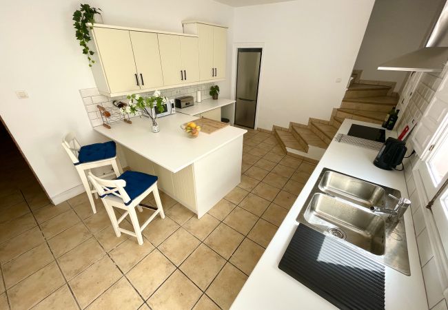 Villa in La Herradura - Fab 4 bed villa in the heart of the village Villa in La Herradura - Fab 4 bed villa in the heart of the village