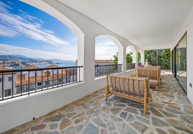 Villa in La Herradura - Stunning 4 bed villa with private pool and views Villa in La Herradura - Stunning 4 bed villa with private pool and views
