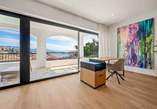 Villa in La Herradura - Stunning 4 bed villa with private pool and views Villa in La Herradura - Stunning 4 bed villa with private pool and views