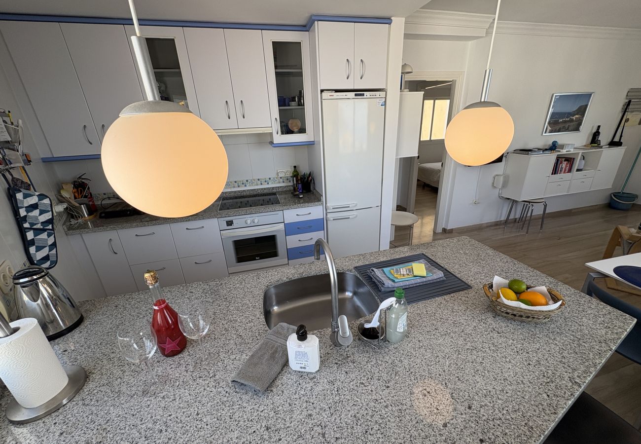 Apartment in La Herradura - Lovely 2 bed apartment within walking distance to the beach and town