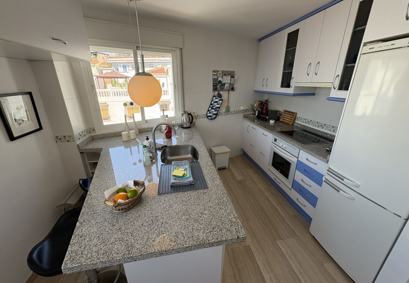 Apartment in La Herradura - Lovely 2 bed apartment within walking distance to the beach and town