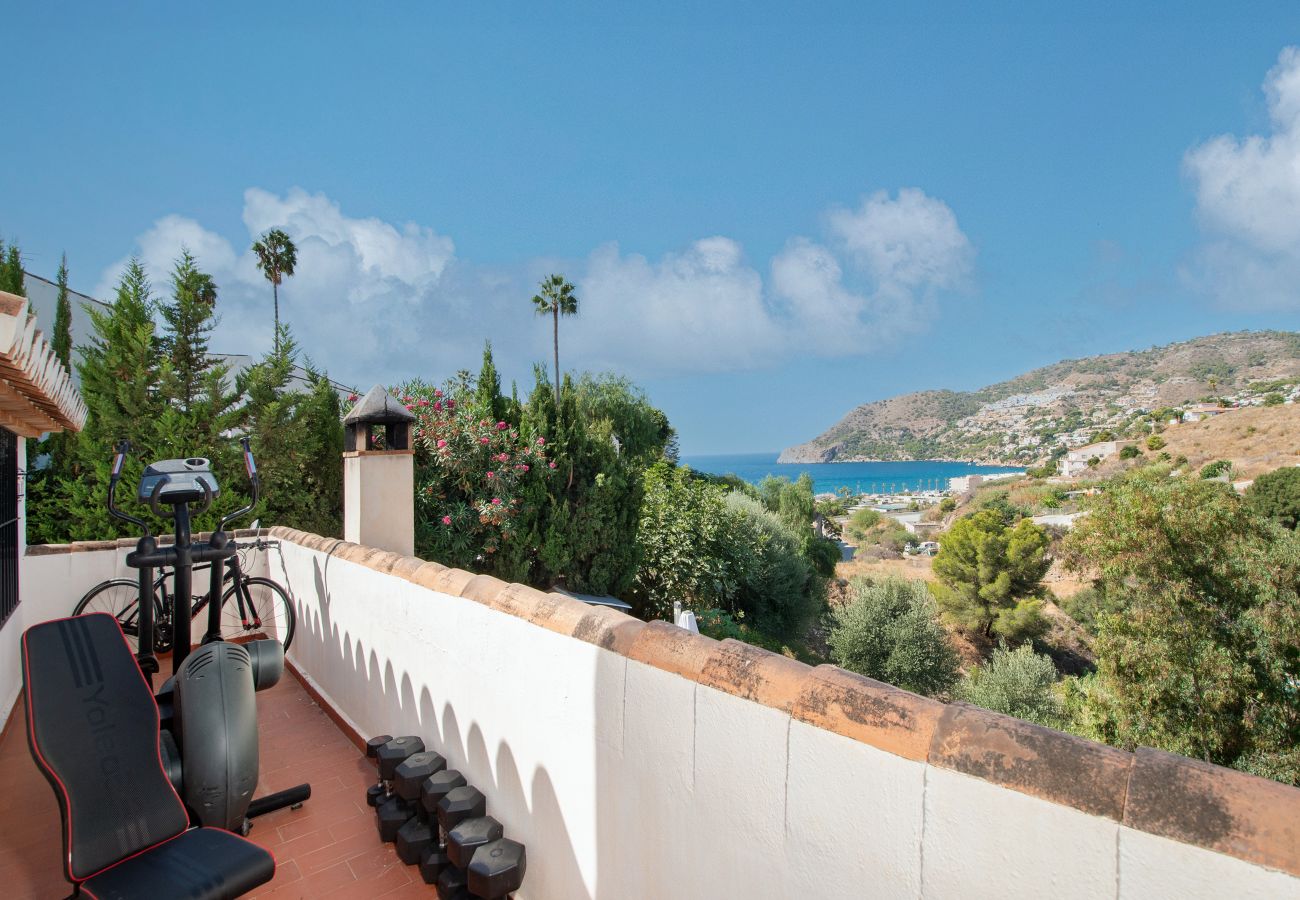 Villa/Dettached house in La Herradura - Casa San Nicolas