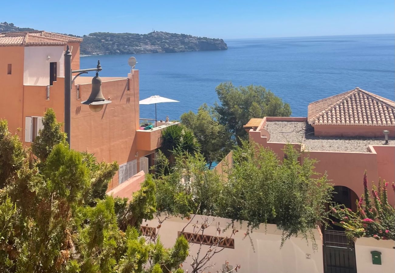 House in La Herradura - Lovely Four Bedroom Townhouse with great Sea Views