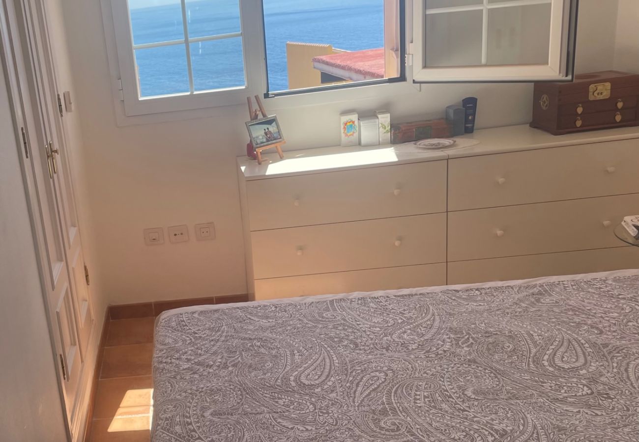 House in La Herradura - Lovely Four Bedroom Townhouse with great Sea Views