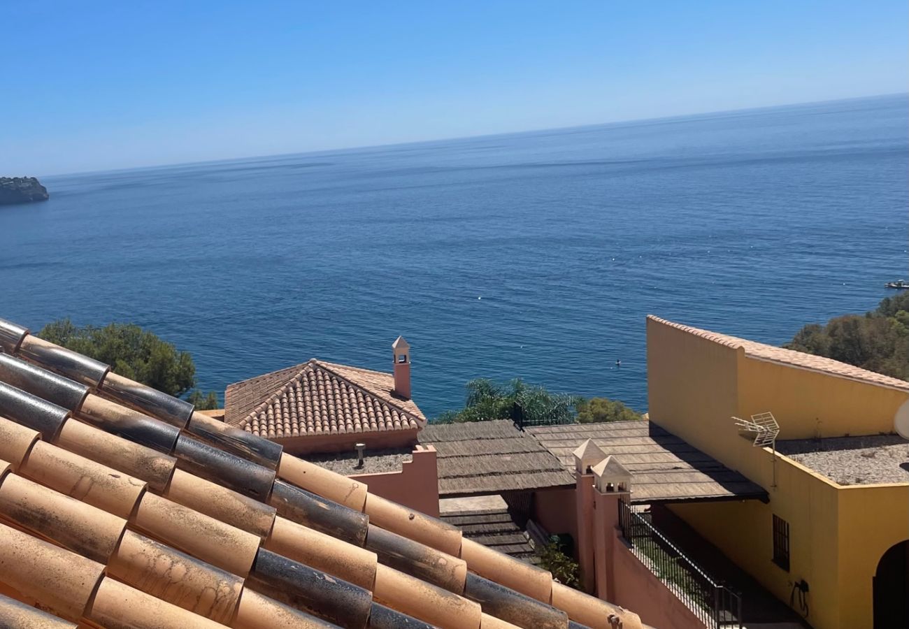 House in La Herradura - Lovely Four Bedroom Townhouse with great Sea Views