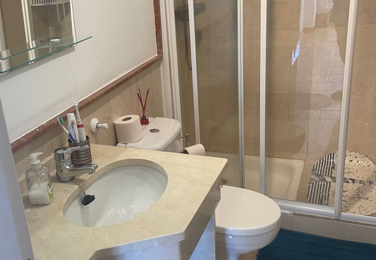 House in La Herradura - Lovely Four Bedroom Townhouse with great Sea Views