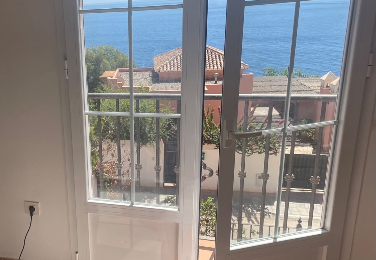 House in La Herradura - Lovely Four Bedroom Townhouse with great Sea Views